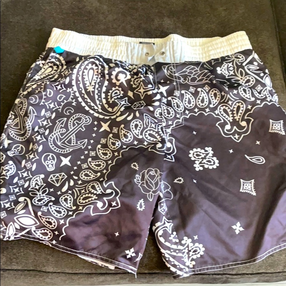 XL Cohesive and Co Swimtrunks